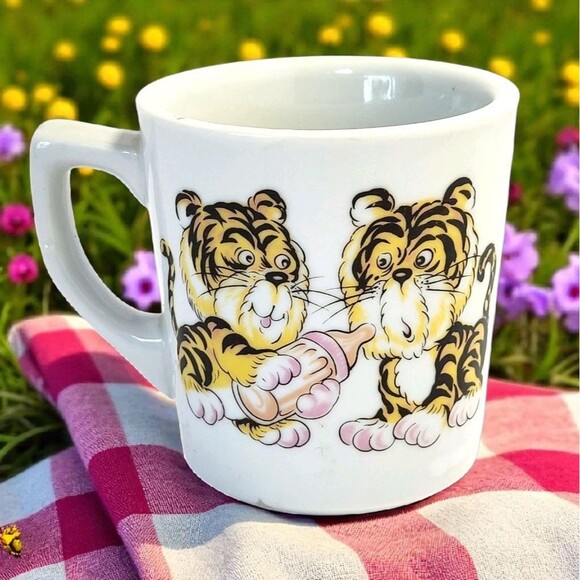 Vintage Baby Tiger Coffee Mug Heavy Ceramic Retro Kitsch Animal Cup Rare - Picture 1 of 9
